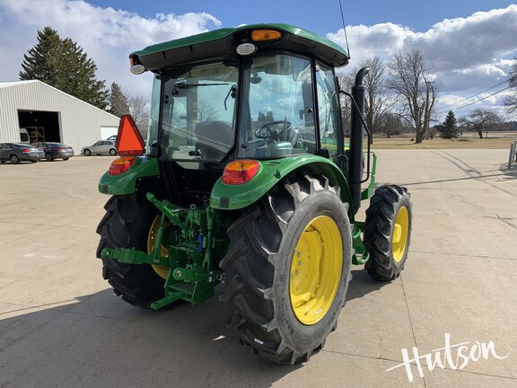Photo of 2025 John Deere 5067E
