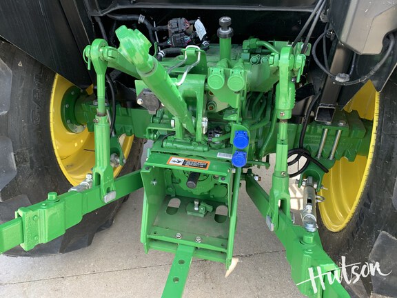 Photo of 2025 John Deere 5067E