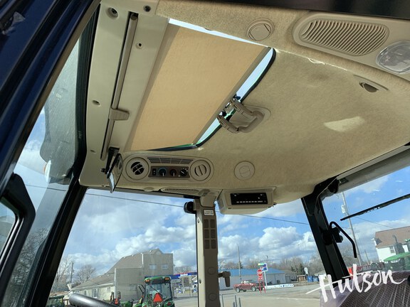 Photo of 2025 John Deere 5067E