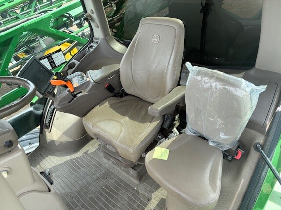 2021 John Deere R4045 (24th thumbnail)