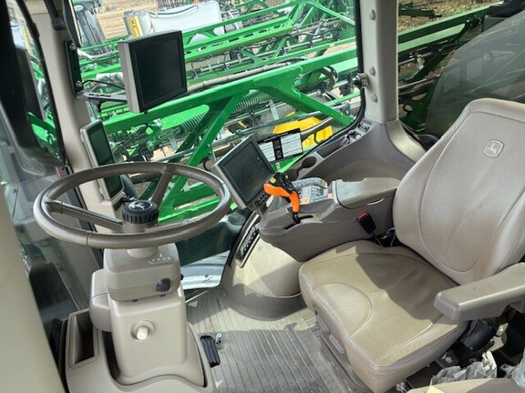 2021 John Deere R4045 (25th thumbnail)