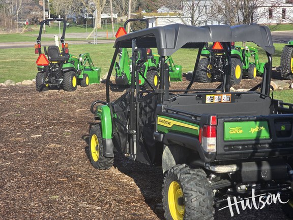 Photo of 2025 John Deere XUV 825M