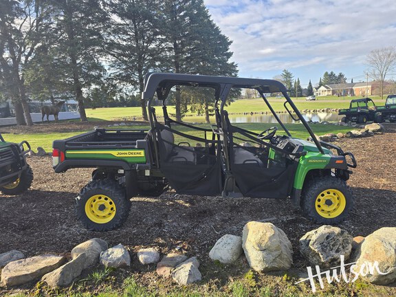 Photo of 2025 John Deere XUV 825M