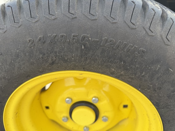 2017 John Deere X584 - Photo12