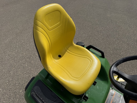 2017 John Deere X584 - Photo19