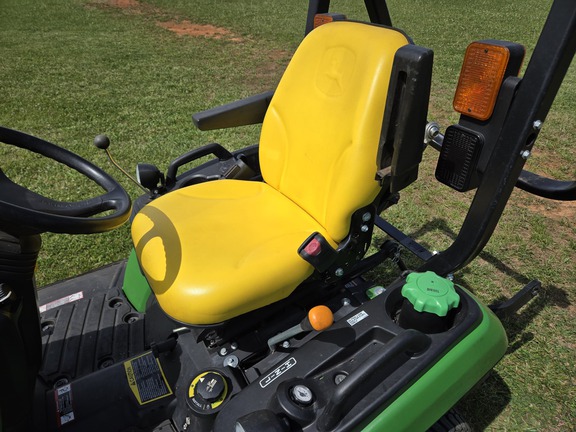 2015 John Deere 1025R