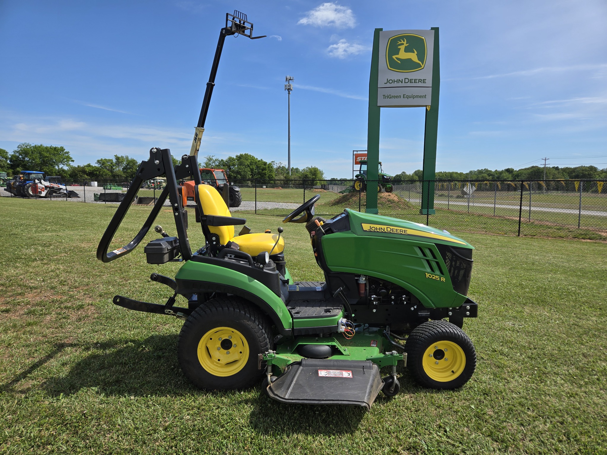 2015 John Deere 1025R
