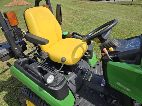 2015 John Deere 1025R