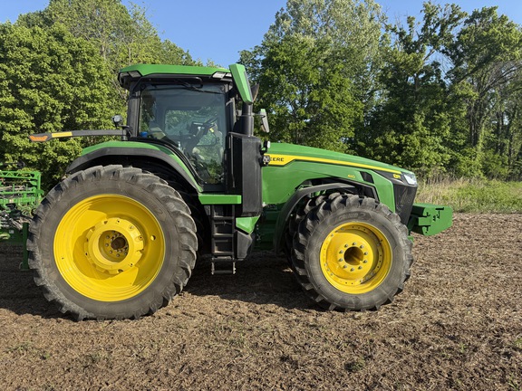 Photo of 2024 John Deere 8R 410