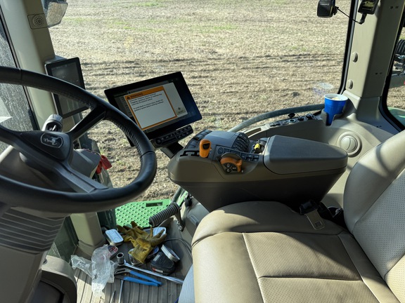 Photo of 2024 John Deere 8R 410