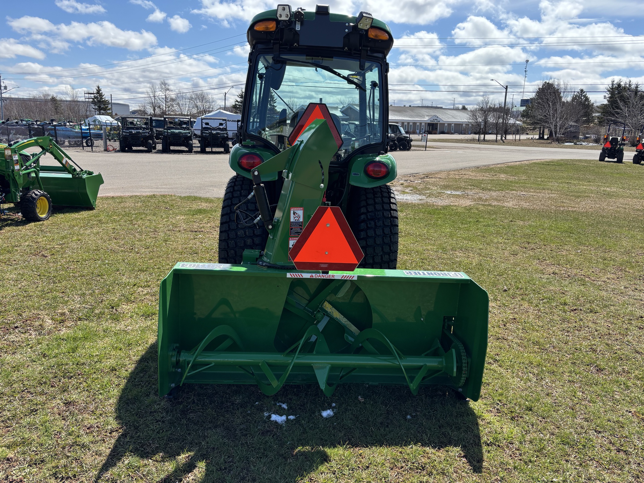 2024 John Deere 3046R Image 5