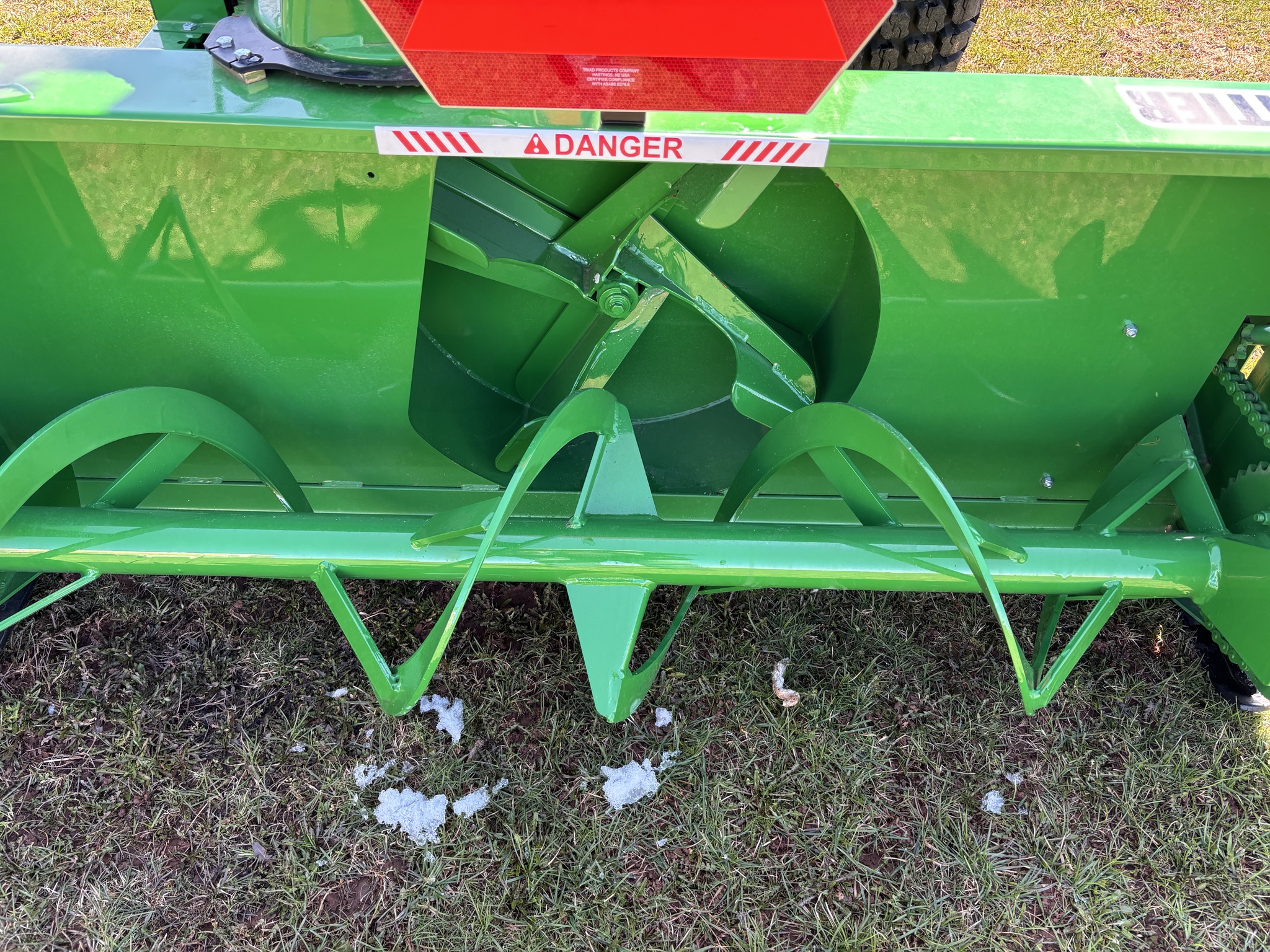 2024 John Deere 3046R Image 6
