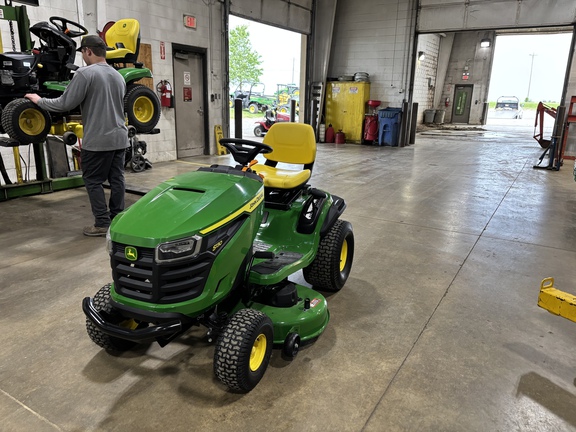 Used 2025 John Deere S130 Lawn & Garden Tractors at Koenig Equipment in Oxford, OH - Photo3