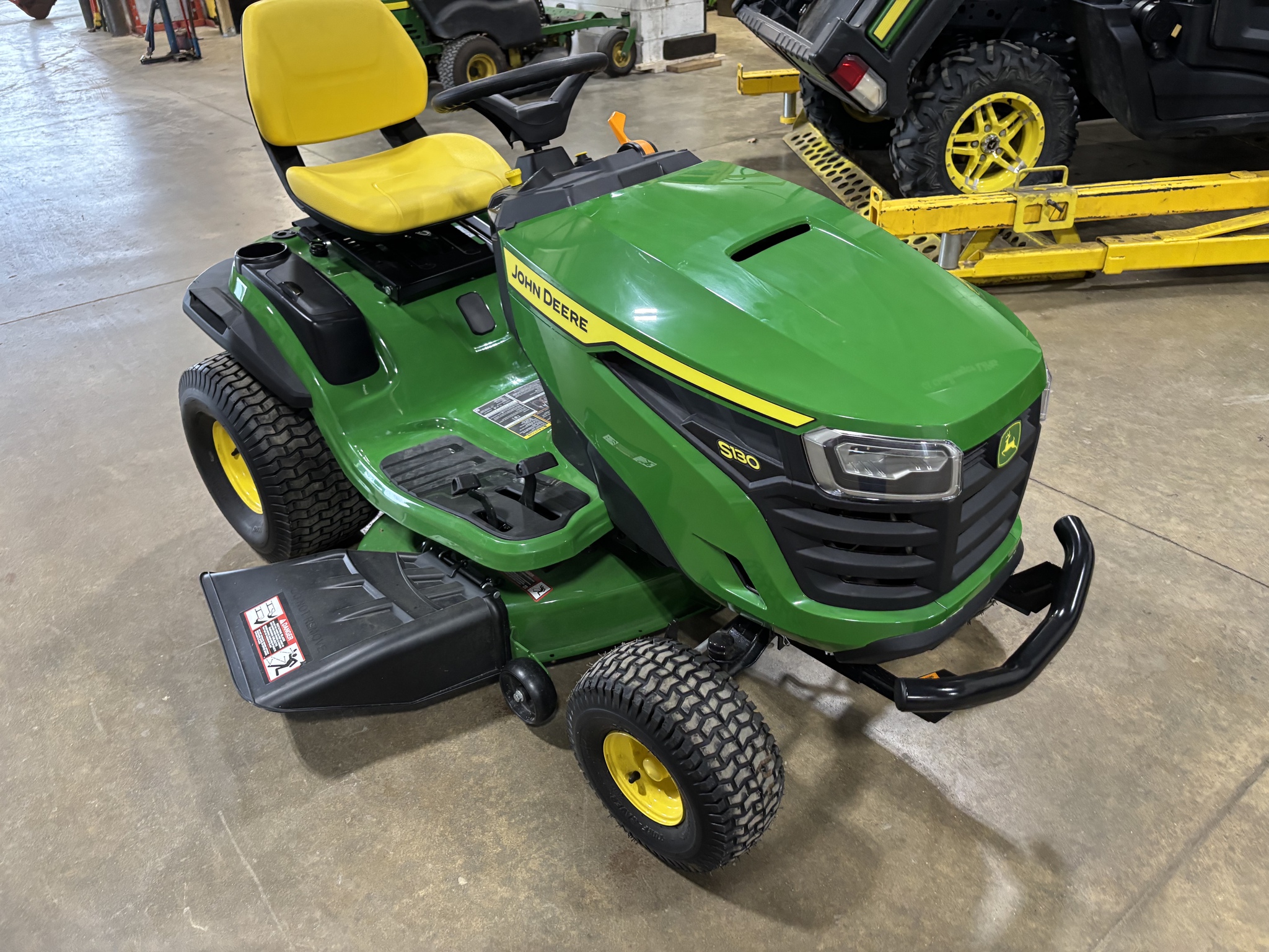 Used 2025 John Deere S130 Lawn & Garden Tractors at Koenig Equipment in Oxford, OH - PhotoXL0