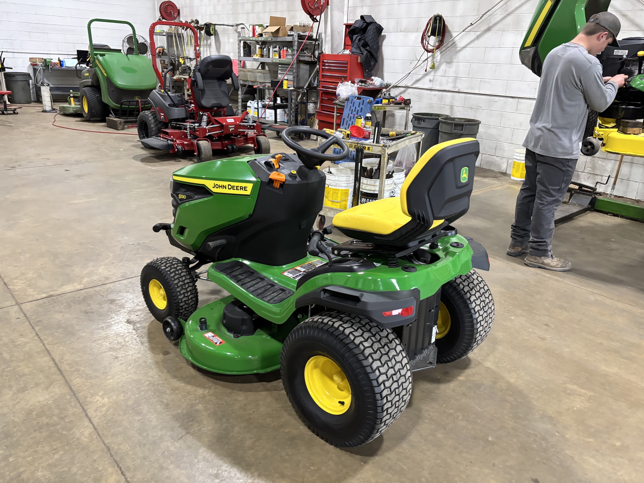 Used 2025 John Deere S130 Lawn & Garden Tractors at Koenig Equipment in Oxford, OH - PhotoXL4