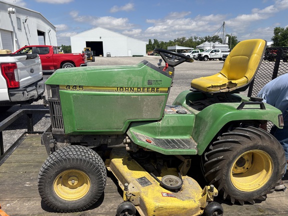 Photo of 1995 John Deere 445