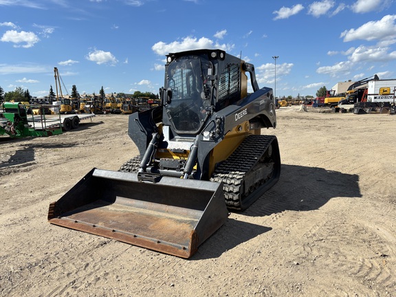 Photo of a 2022 John Deere 333G