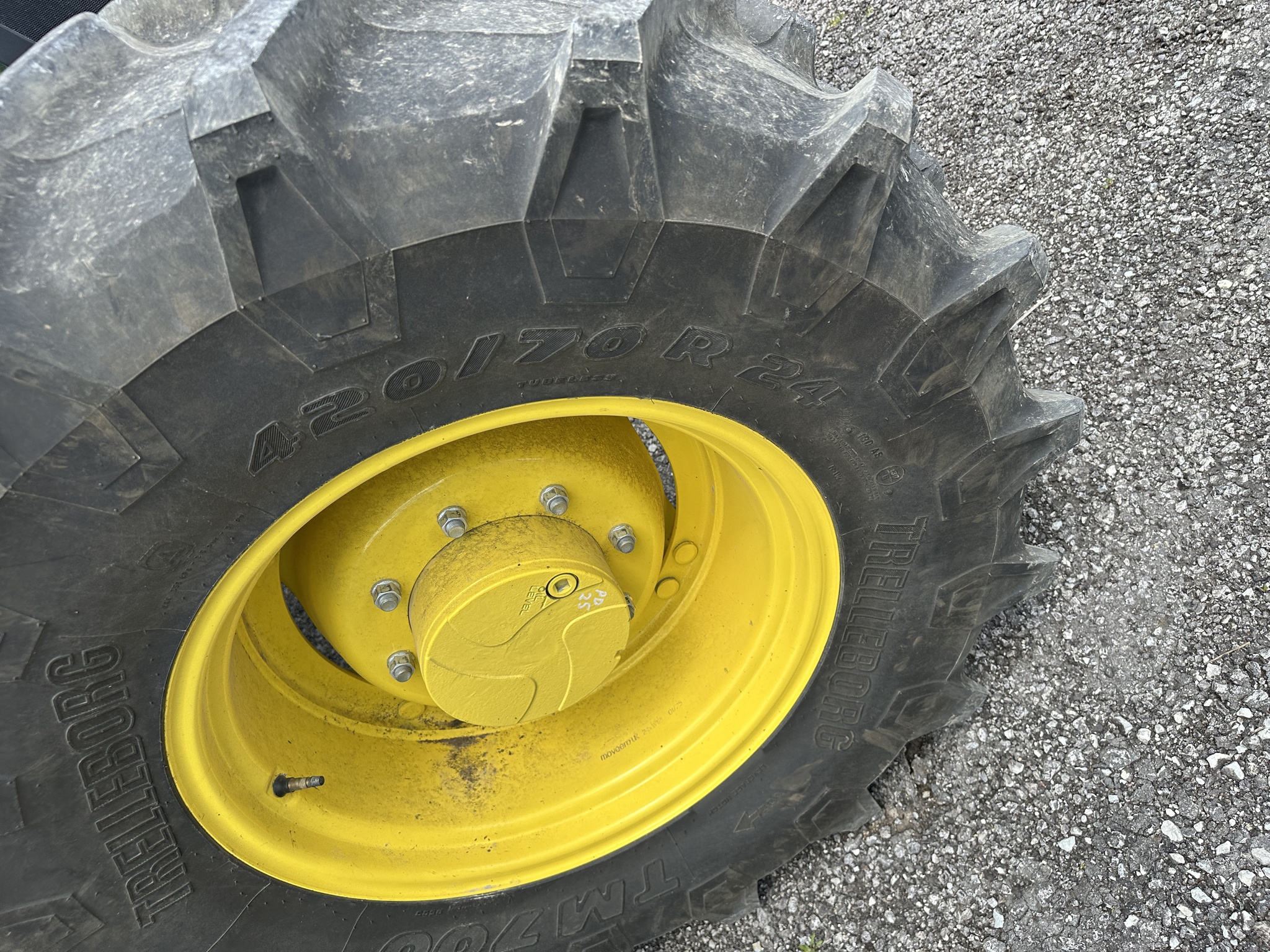2025 John Deere 6M 115 Image 2