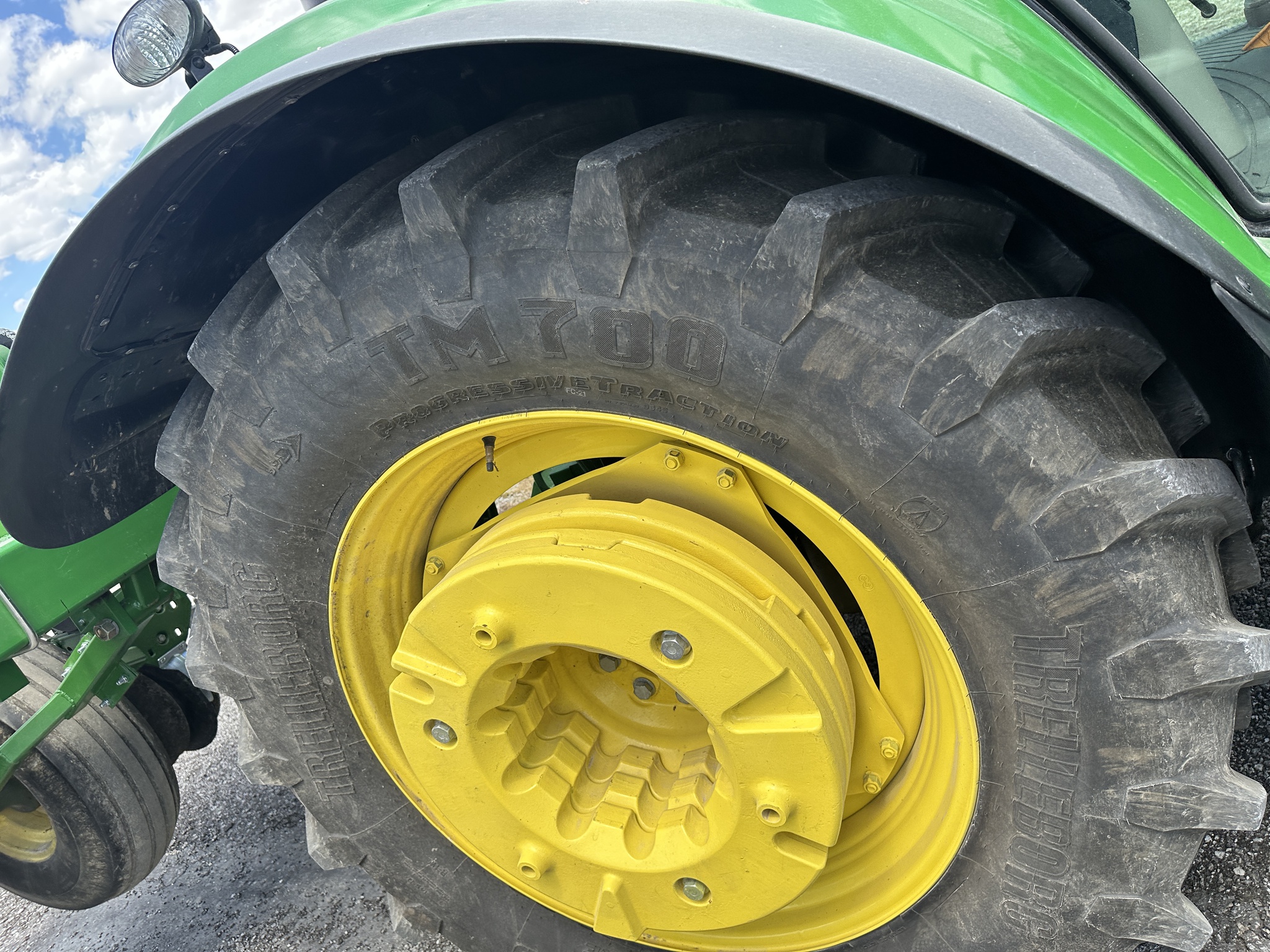 2025 John Deere 6M 115 Image 3