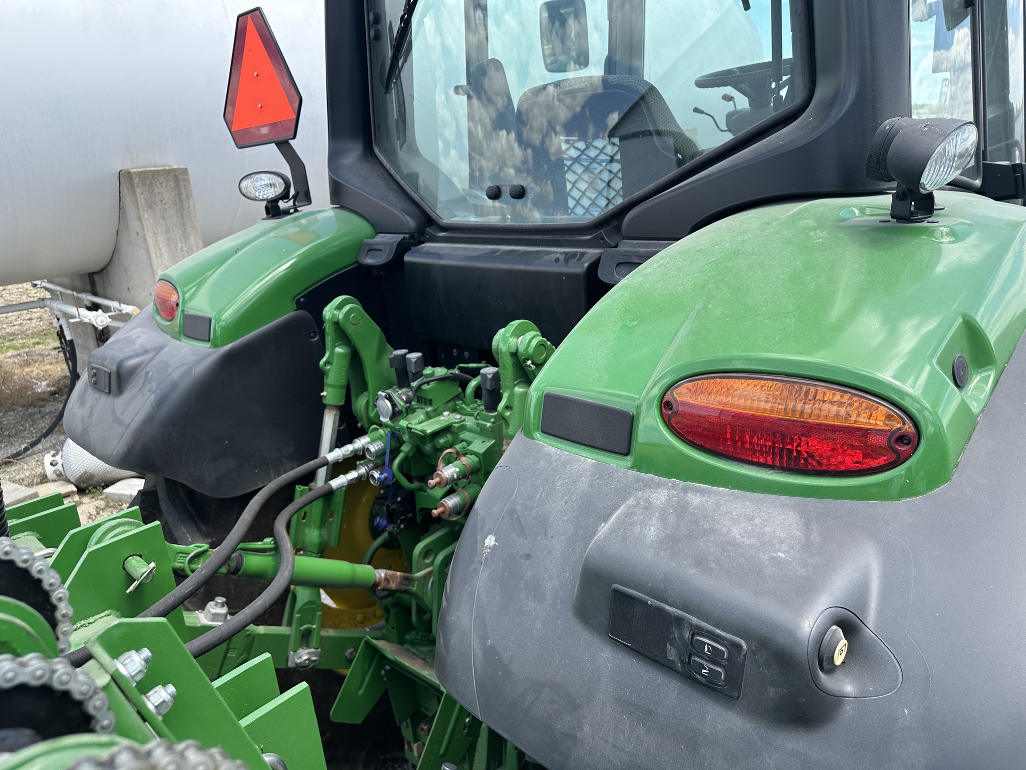 2025 John Deere 6M 115 Image 5
