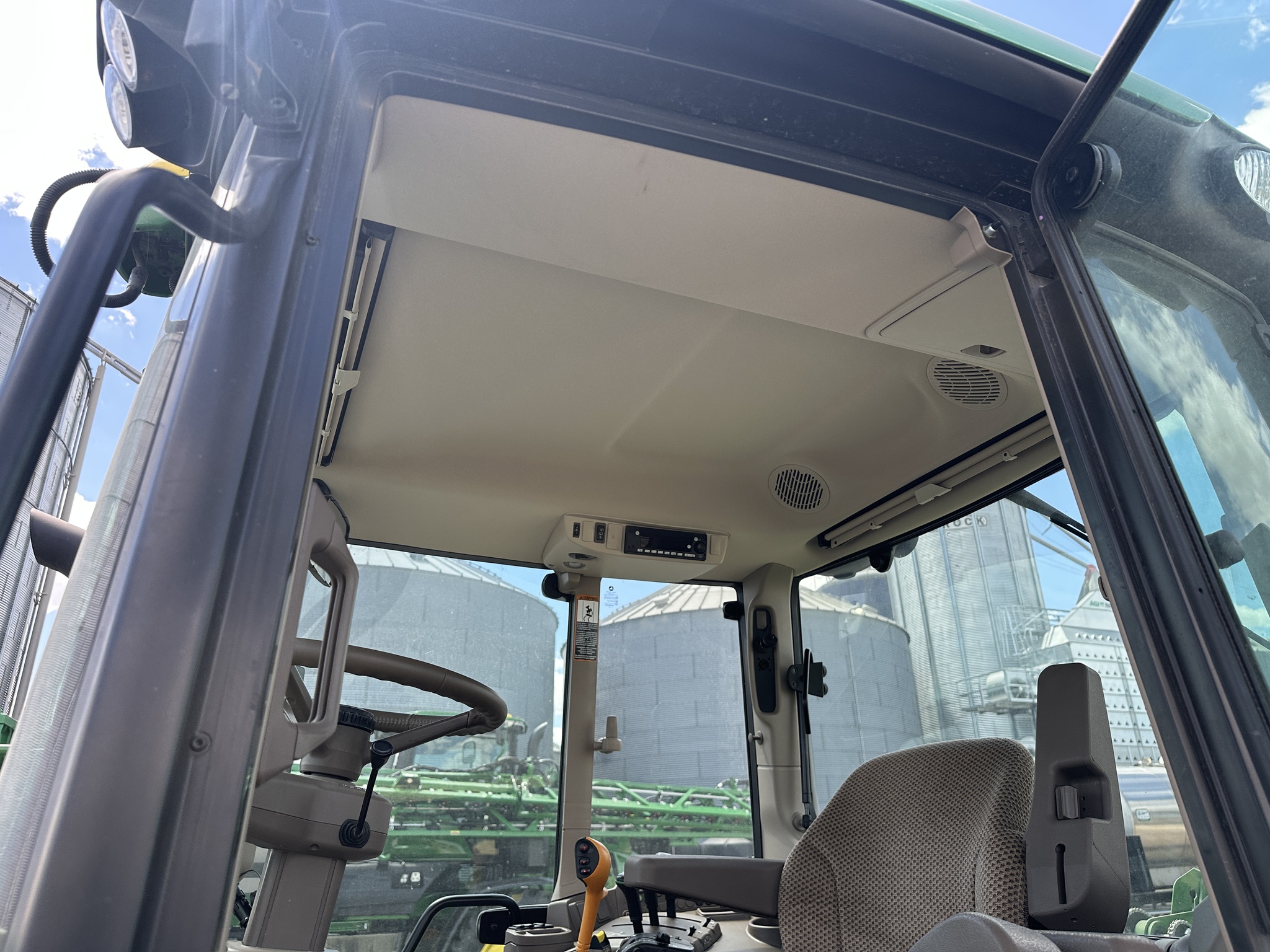 2025 John Deere 6M 115 Image 9