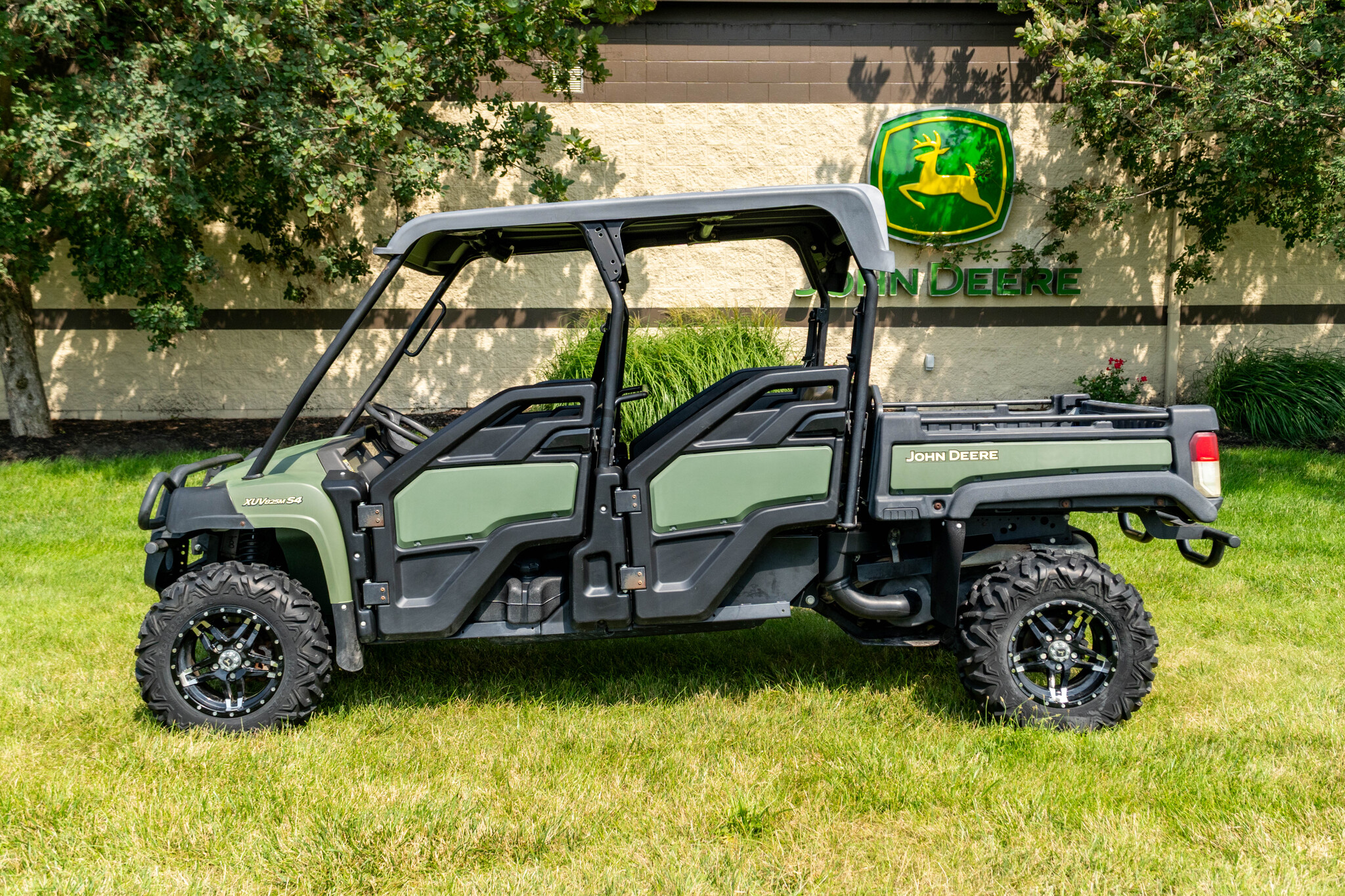 Used 2020 John Deere XUV 825M S4 ATVs & Gators at Koenig Equipment in Tipp City, OH - PhotoXL1