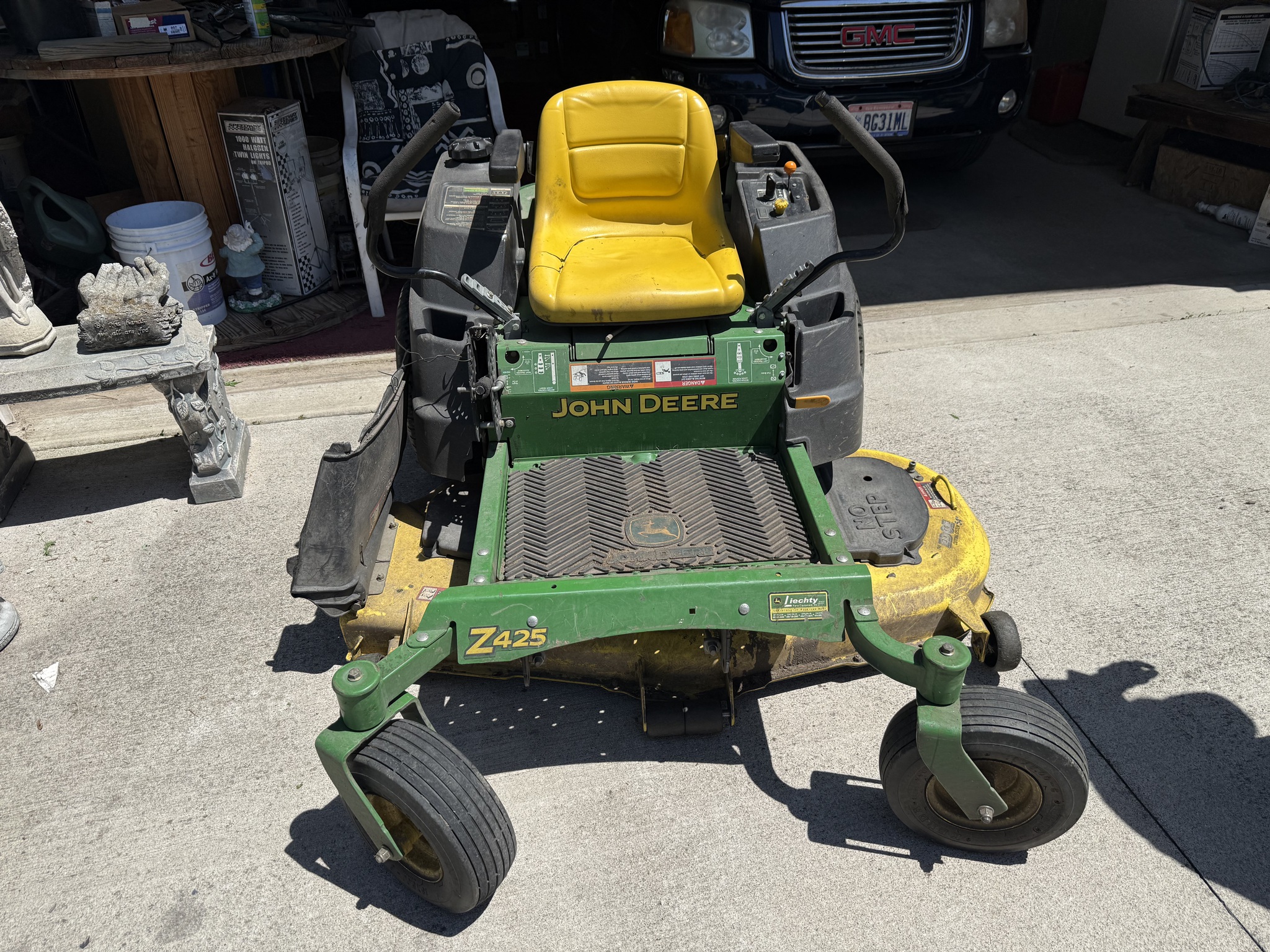 2012 John Deere Z425 Image 1