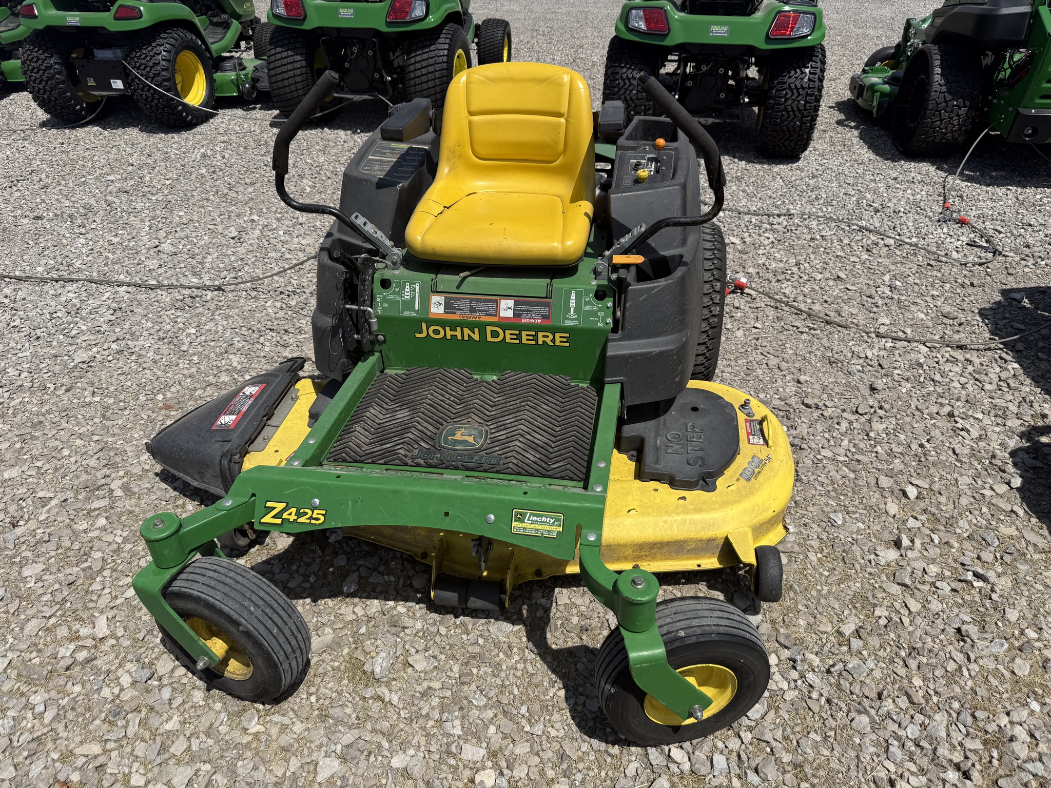2012 John Deere Z425 Image 1