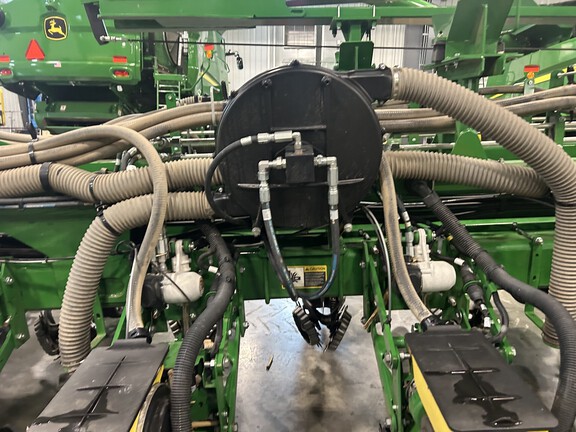 2024 John Deere 1775NT (9th thumbnail)