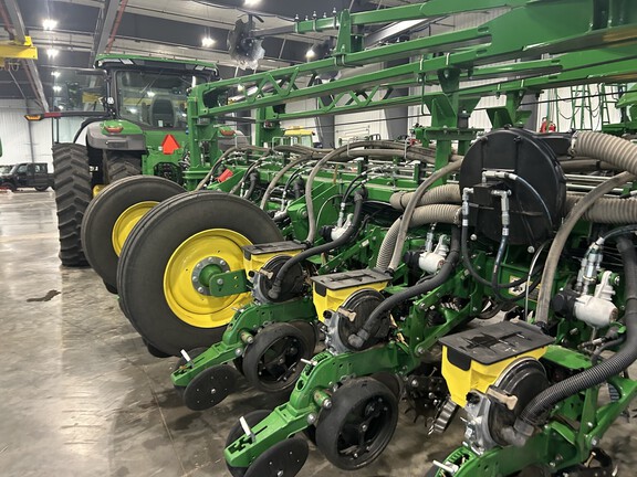 2024 John Deere 1775NT (13th thumbnail)