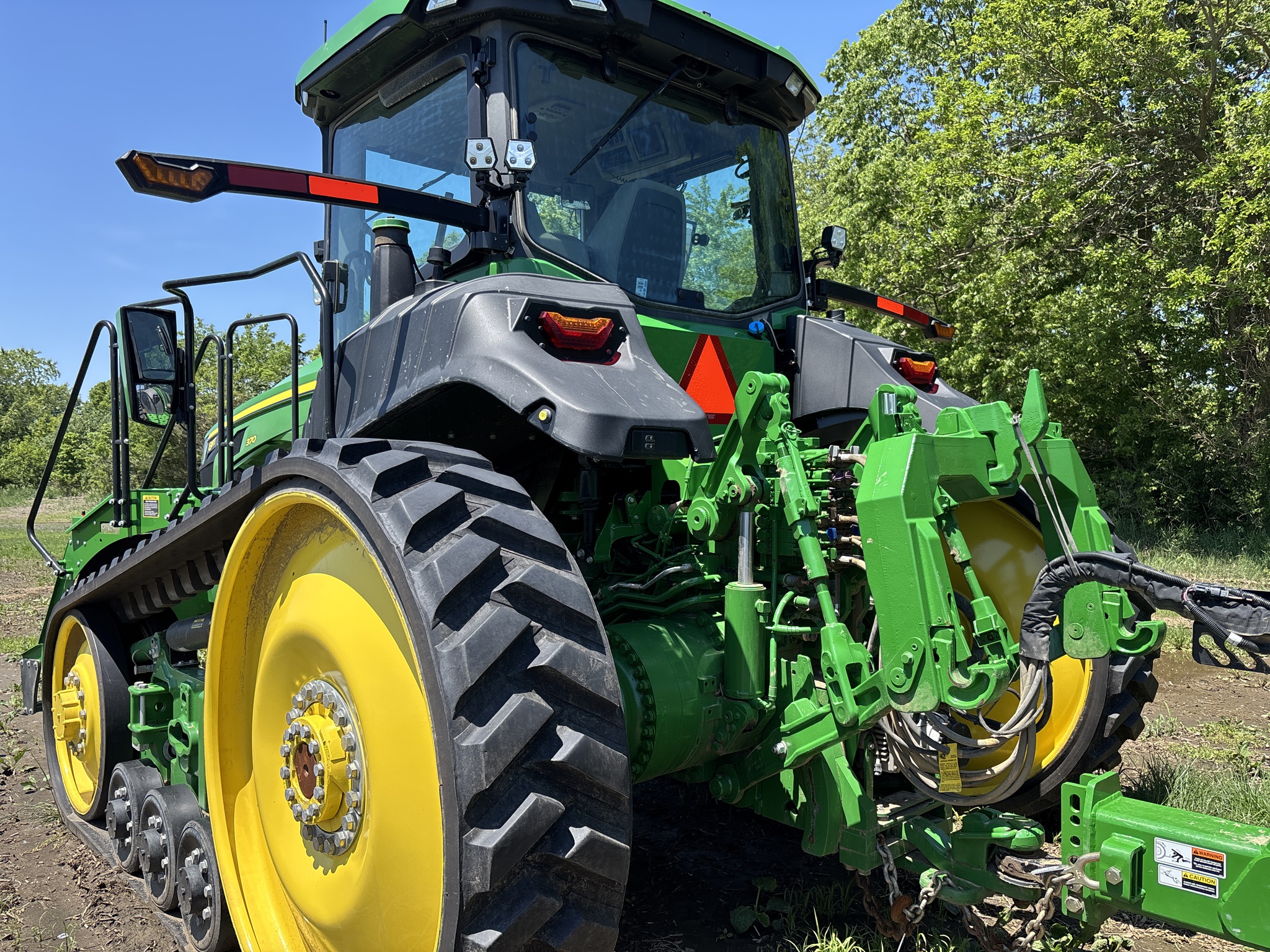 Used 2023 John Deere 8RT 370 Track Tractors at Koenig Equipment in Urbana, OH - PhotoXL2
