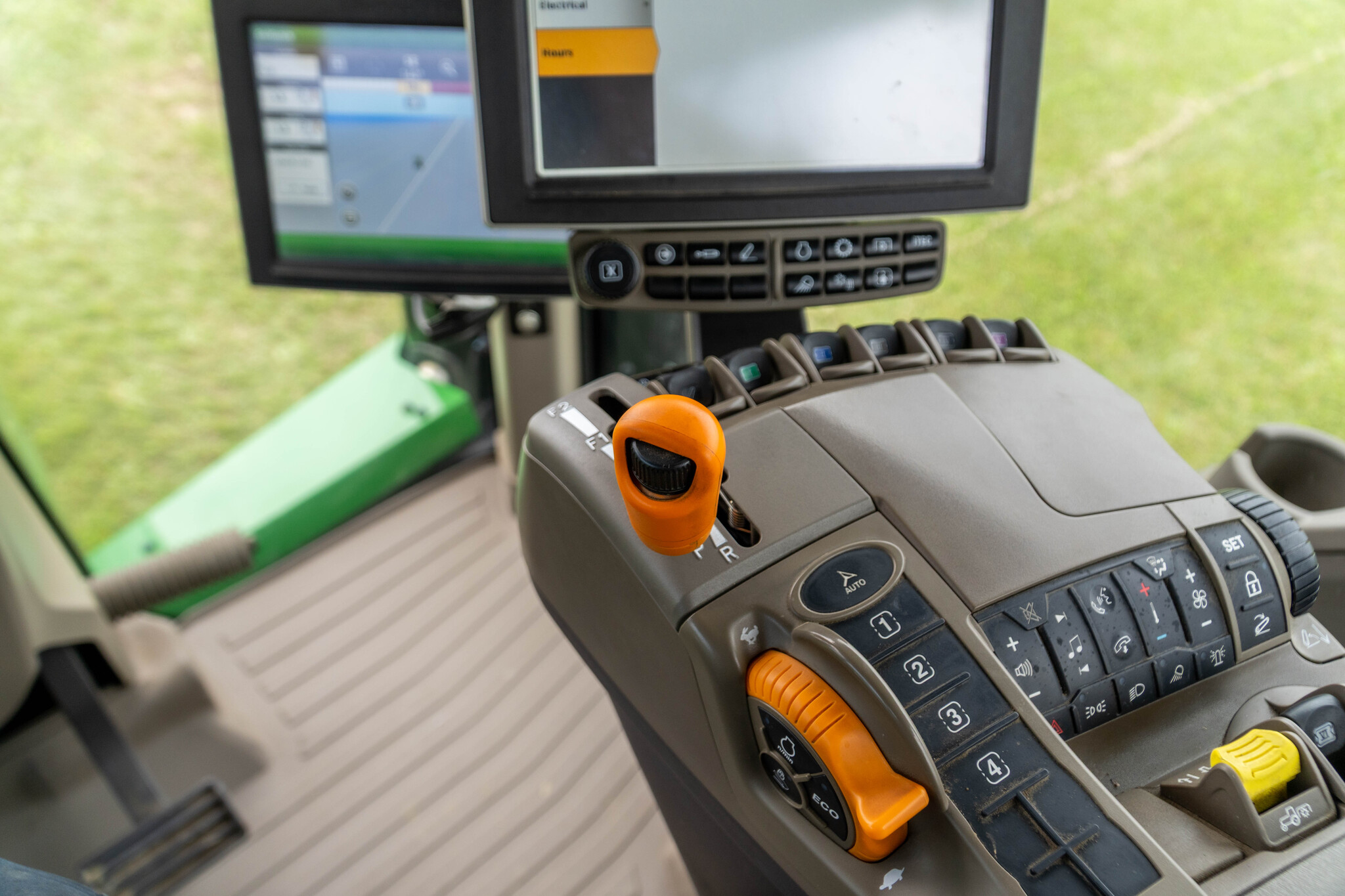 Used 2023 John Deere 8RT 370 Track Tractors at Koenig Equipment in Anna, OH - PhotoXL28