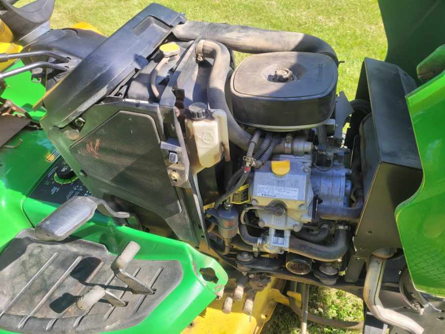 2004 John Deere X485 Image 10