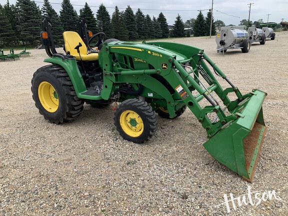 Photo of 2022 John Deere 3046R