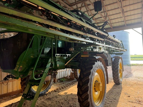 Photo of 2017 John Deere R4038
