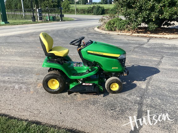 Photo of 2024 John Deere X370