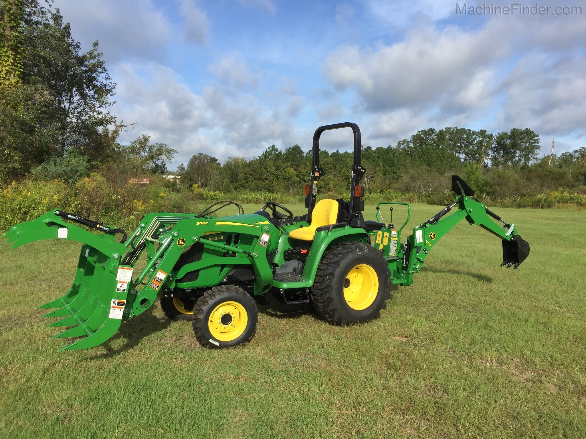 2020 John Deere 3025E Tractor-Loader-Backhoe-Grapple Image 3