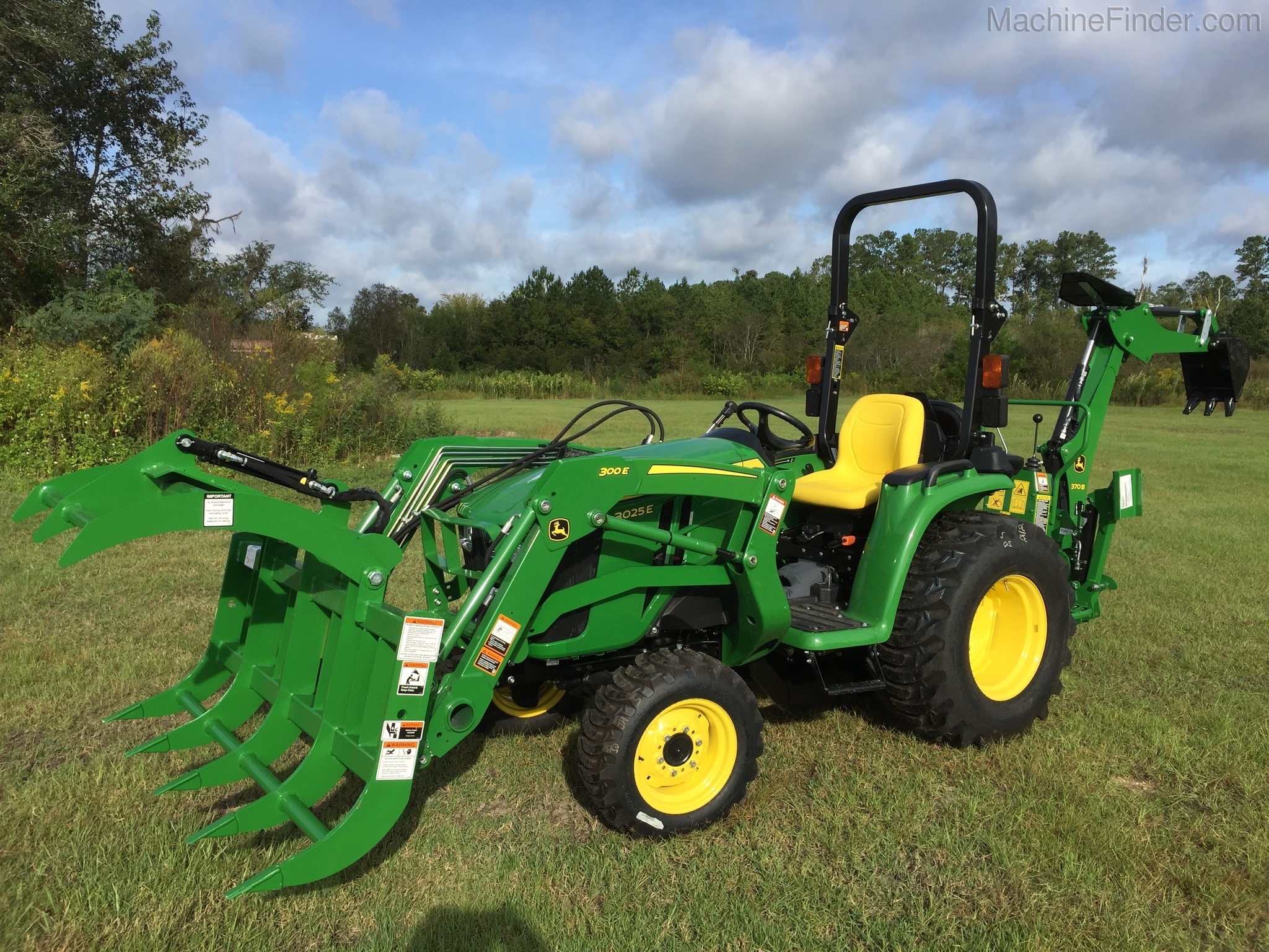 2020 John Deere 3025E Tractor-Loader-Backhoe-Grapple Image 2