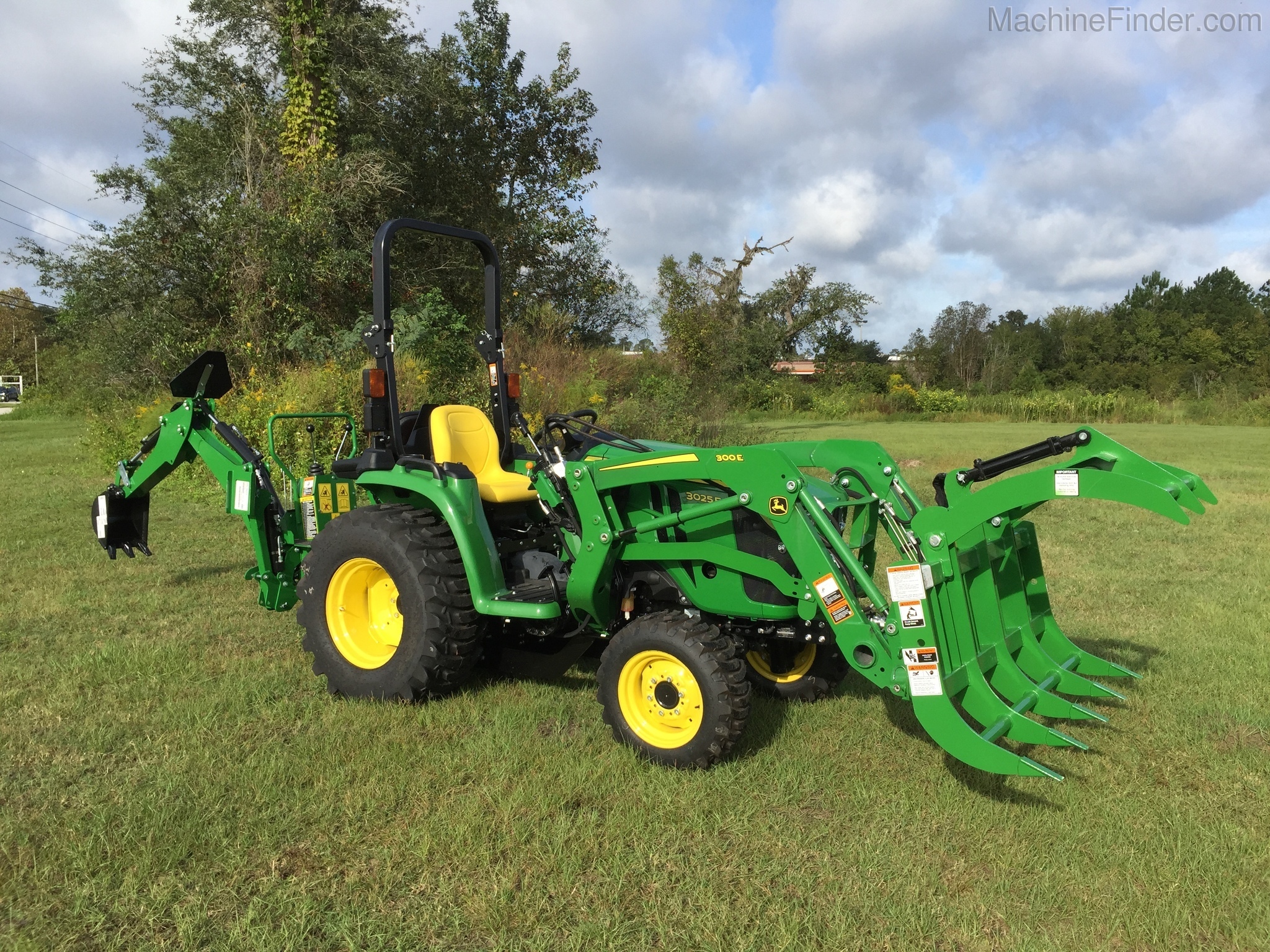 2020 John Deere 3025E Tractor-Loader-Backhoe-Grapple Image 7