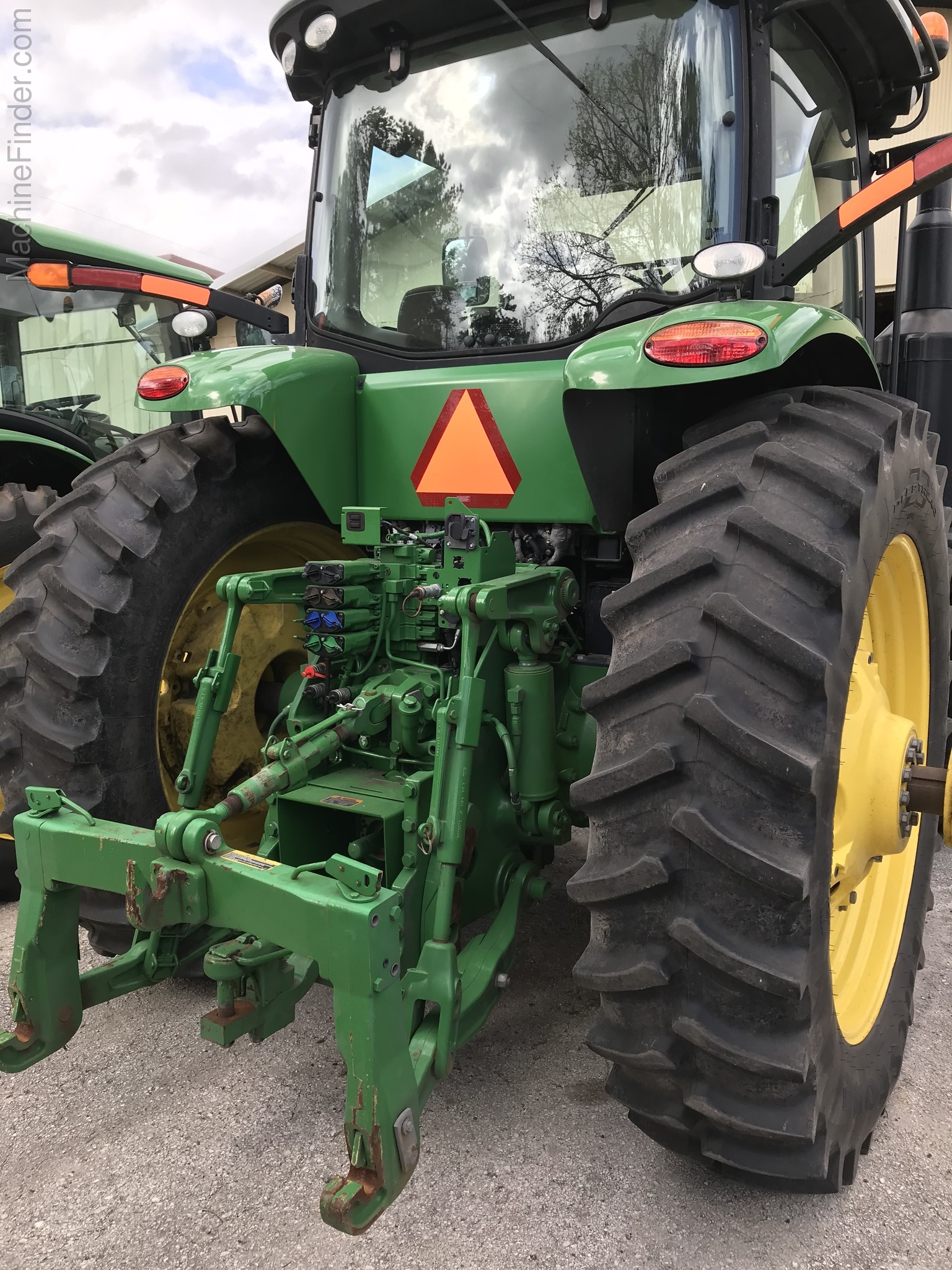 2017 John Deere 8270R Image 4