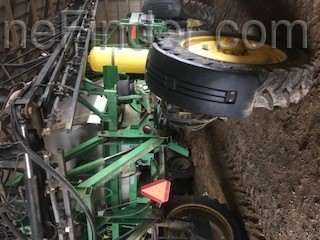 2004 John Deere 4710 Image 24