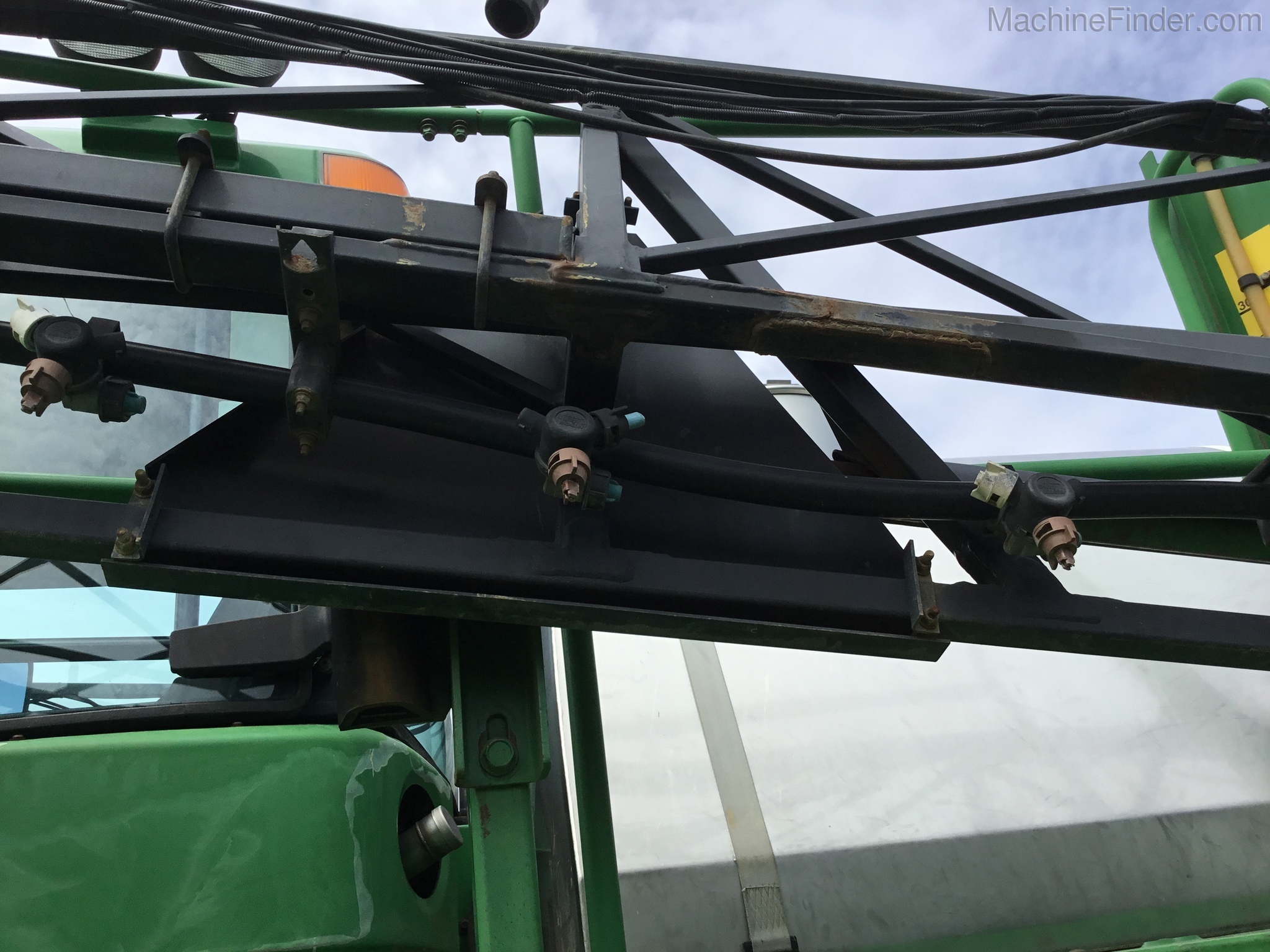 2004 John Deere 4710 Image 9