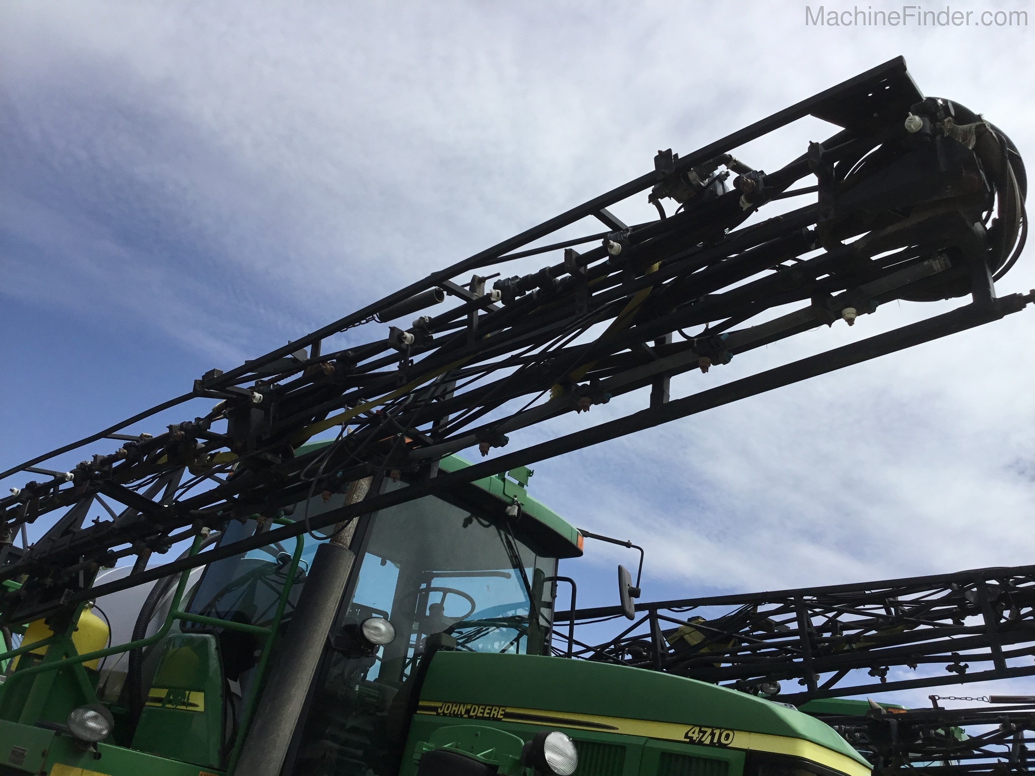 2004 John Deere 4710 Image 10