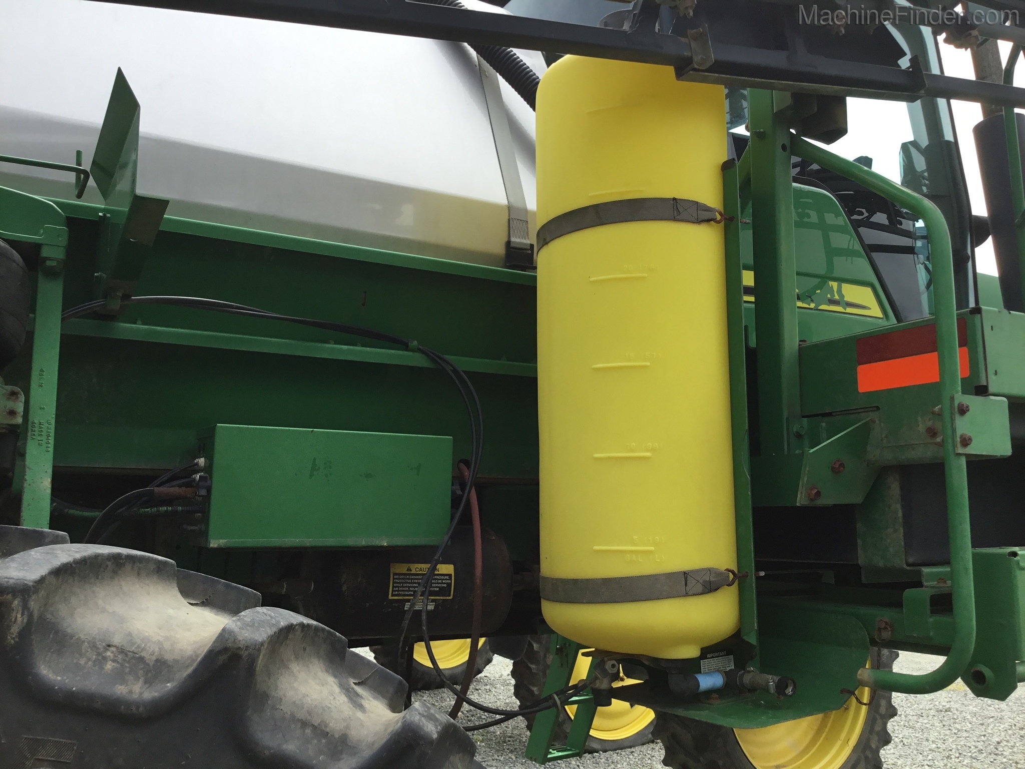 2004 John Deere 4710 Image 12