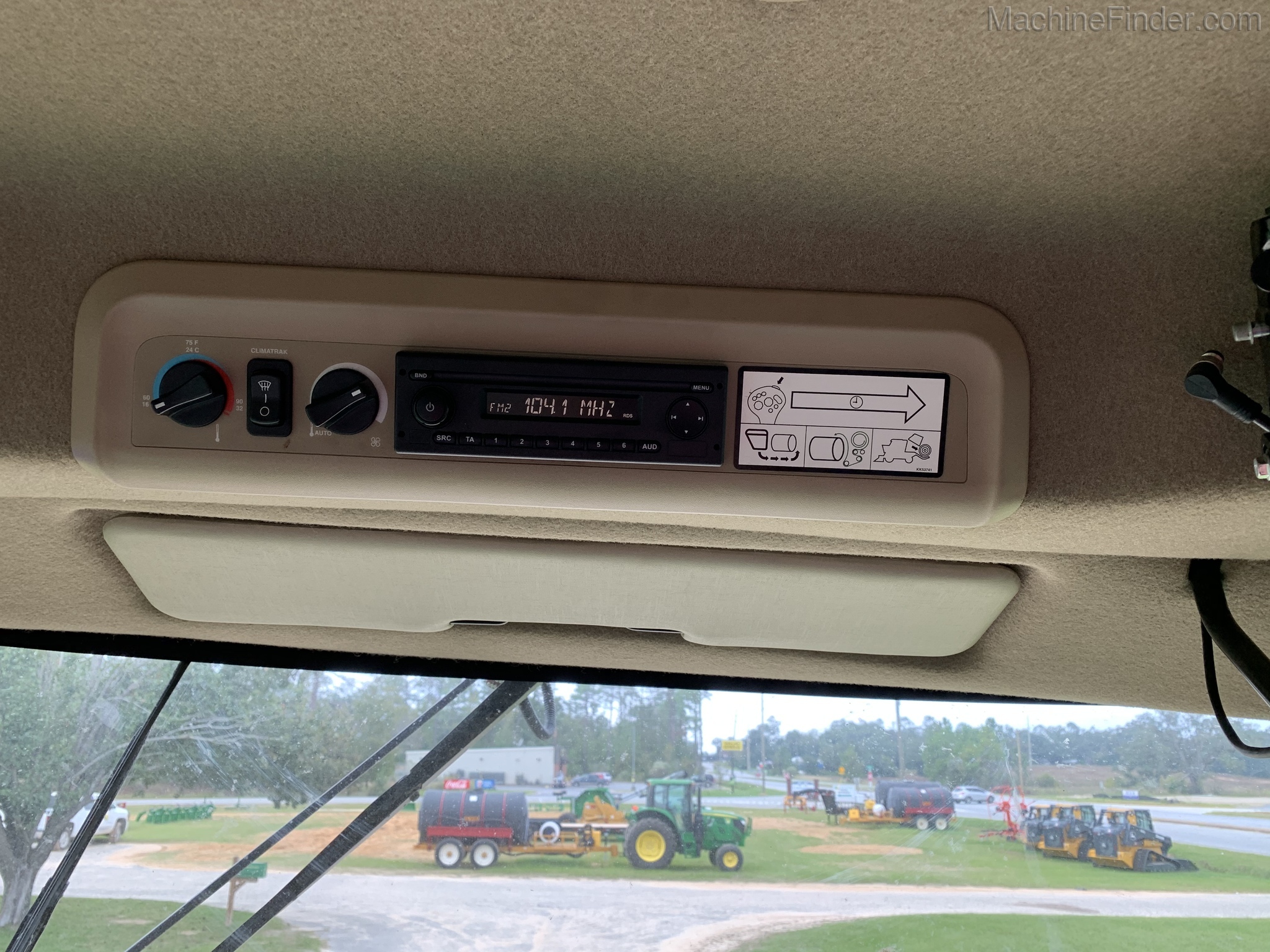 2019 John Deere CP690 Image 12
