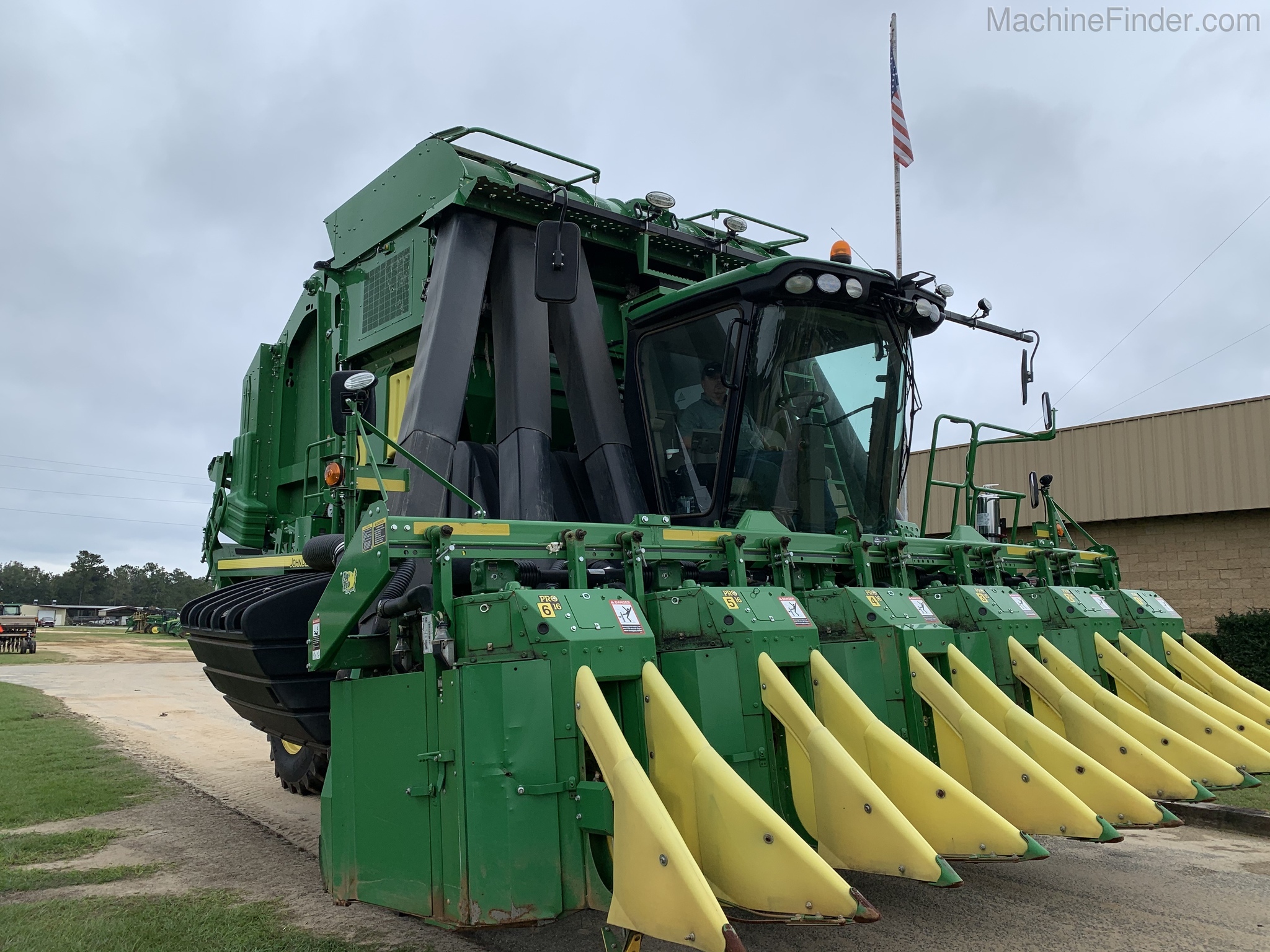 2019 John Deere CP690 Image 8