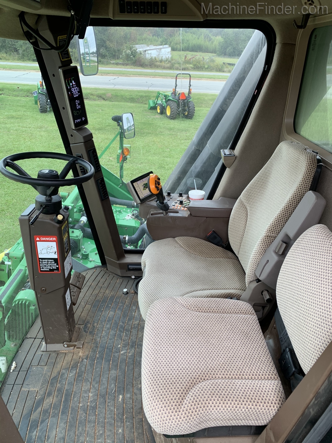 2019 John Deere CP690 Image 9