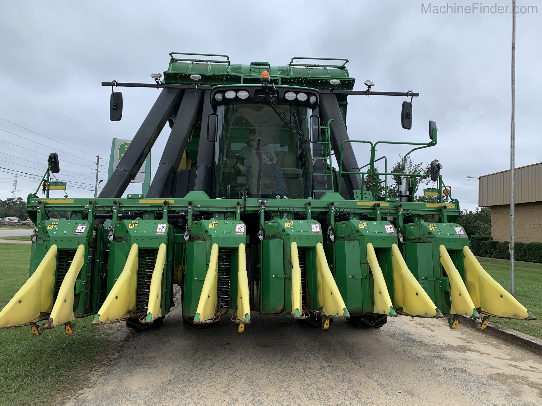 2019 John Deere CP690 Image 7