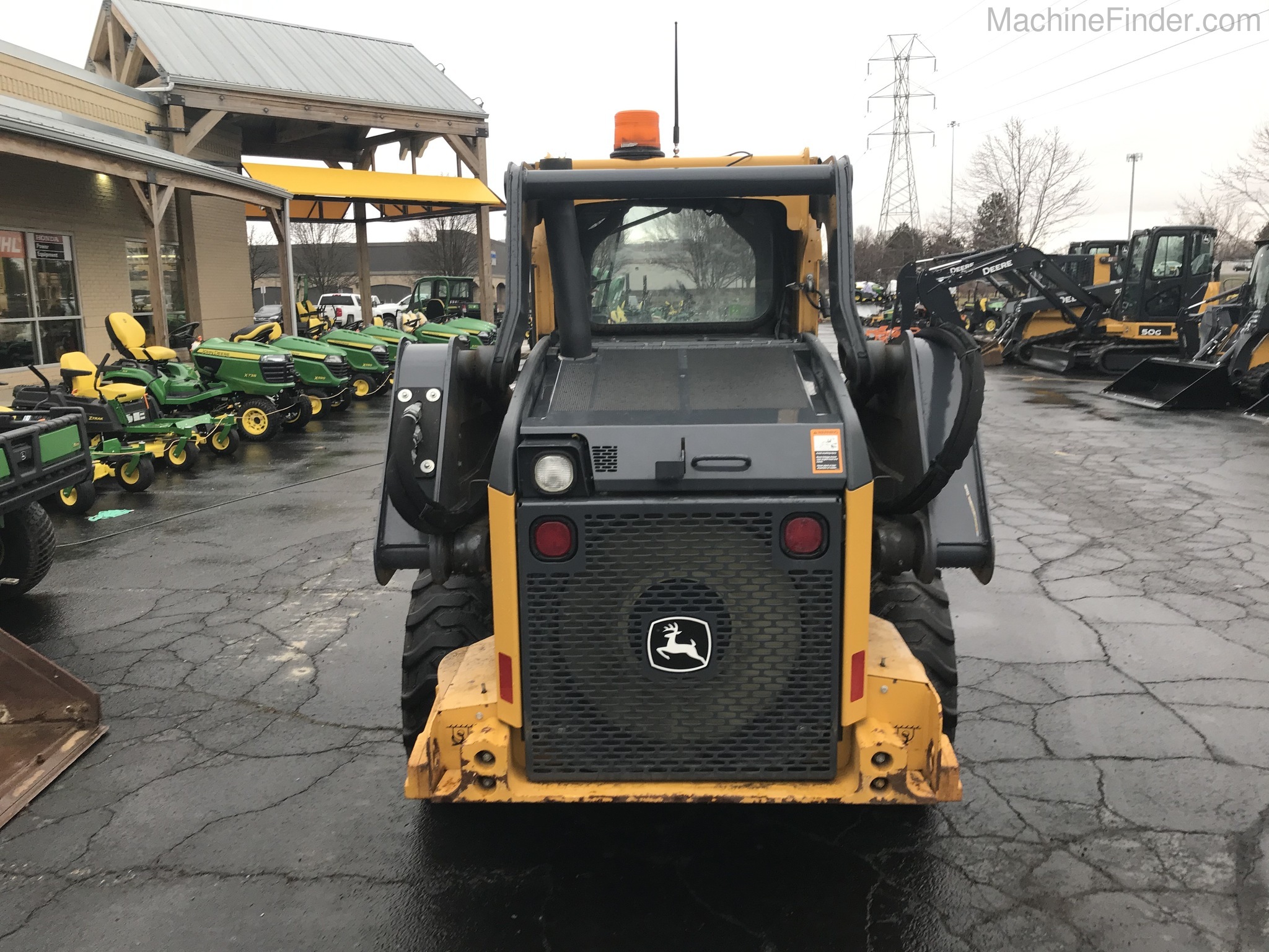 2017 John Deere 324E Image 7