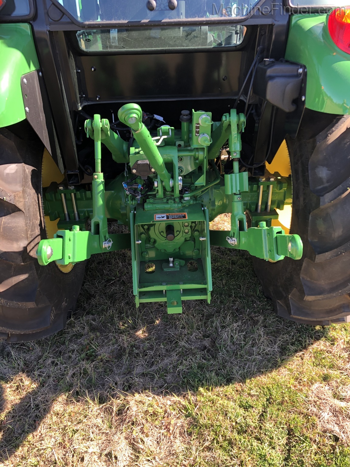 2020 John Deere 5055E Image 4